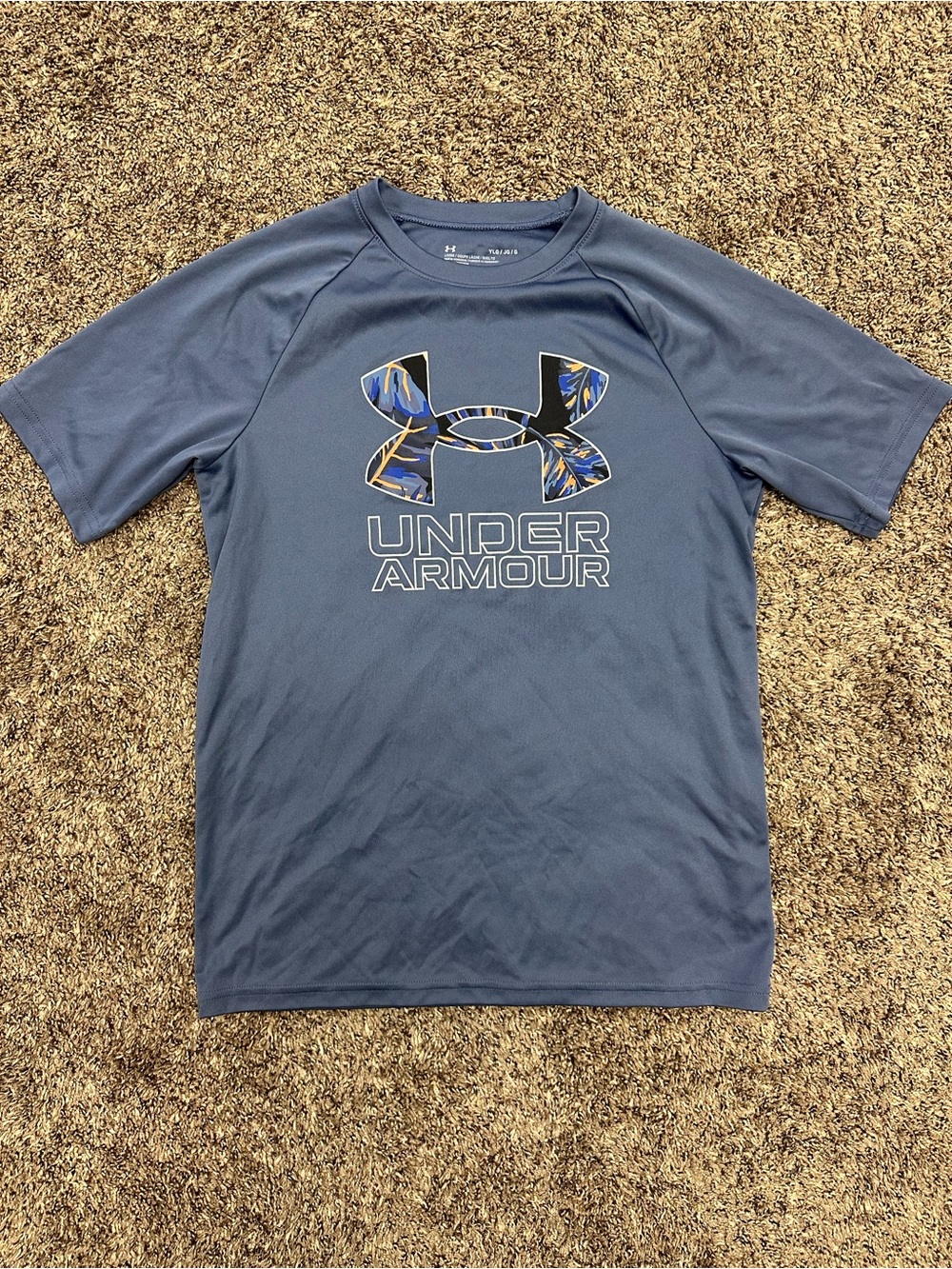 Under Armour Drifit T-shirt (size youth large)